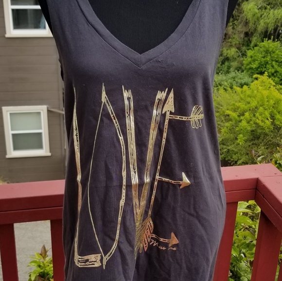 Graphic Tee ~Love So Right❤️ New Never Worn - Picture 7 of 8